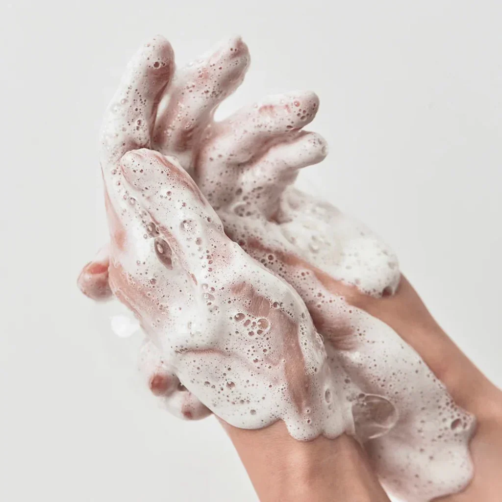 Anua Heartleaf Succinic Moisture Cleansing Foam 150ml - Image 3