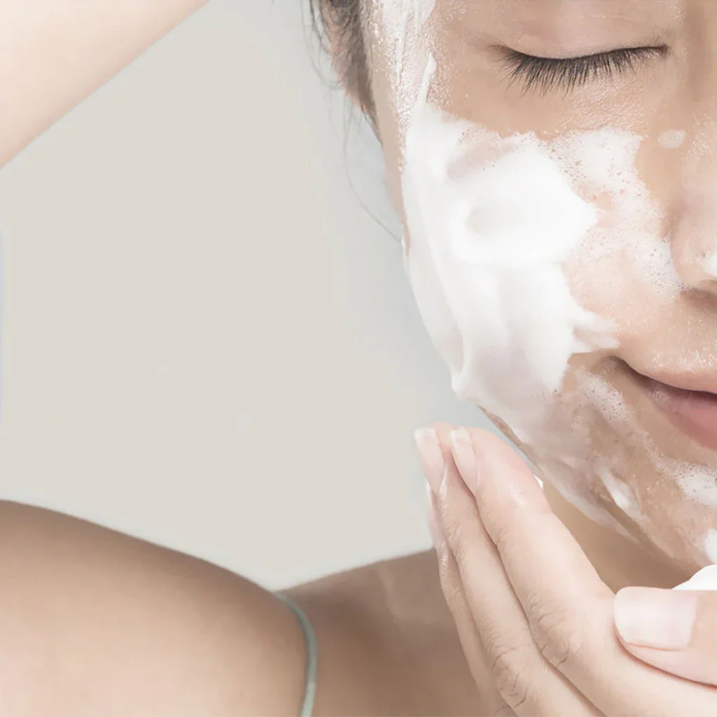 Anua Heartleaf Succinic Moisture Cleansing Foam 150ml - Image 5