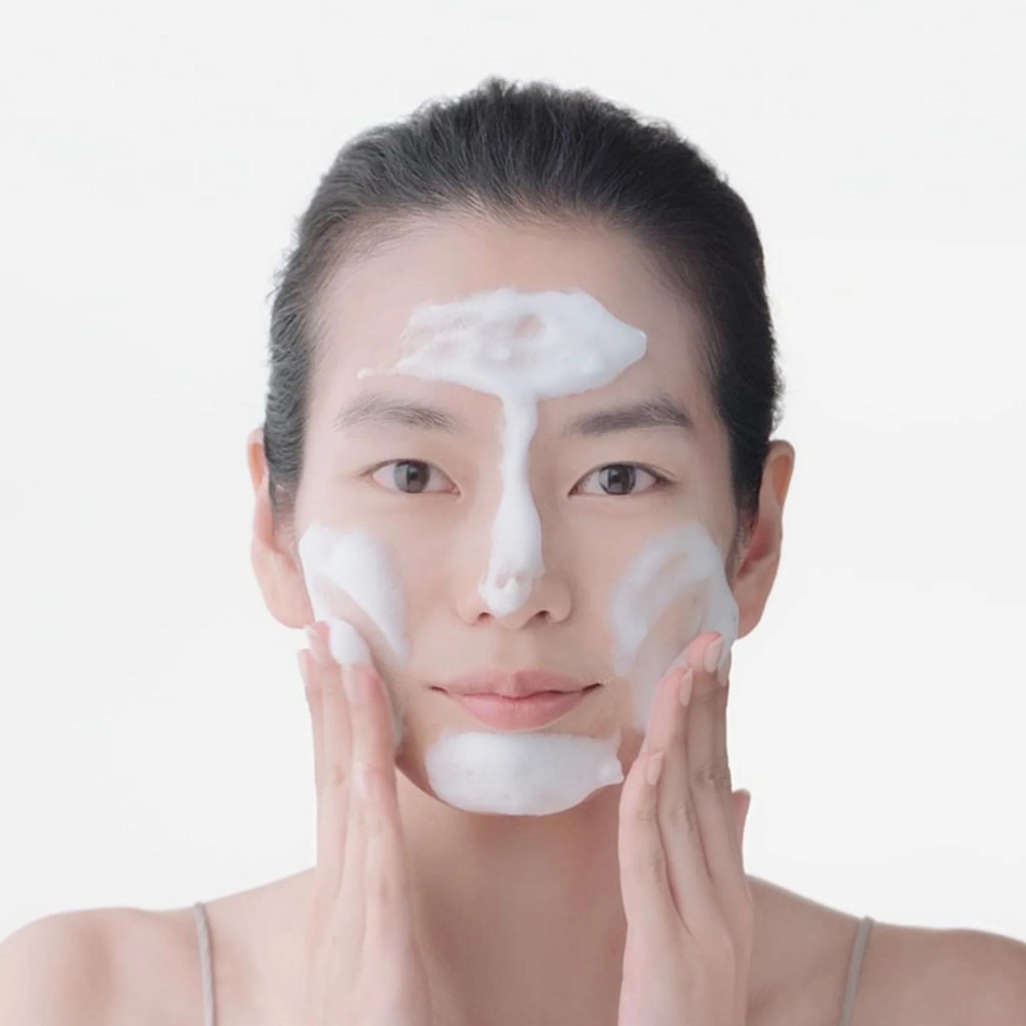 CPB Clé de Peau Beauté Clarifying Cleansing Foam 125g - Image 4