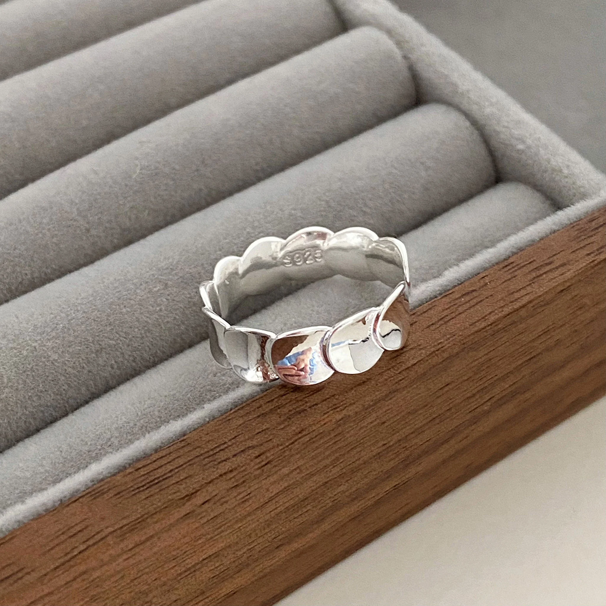 Geometric Fish Scale Tail Ring - Image 2