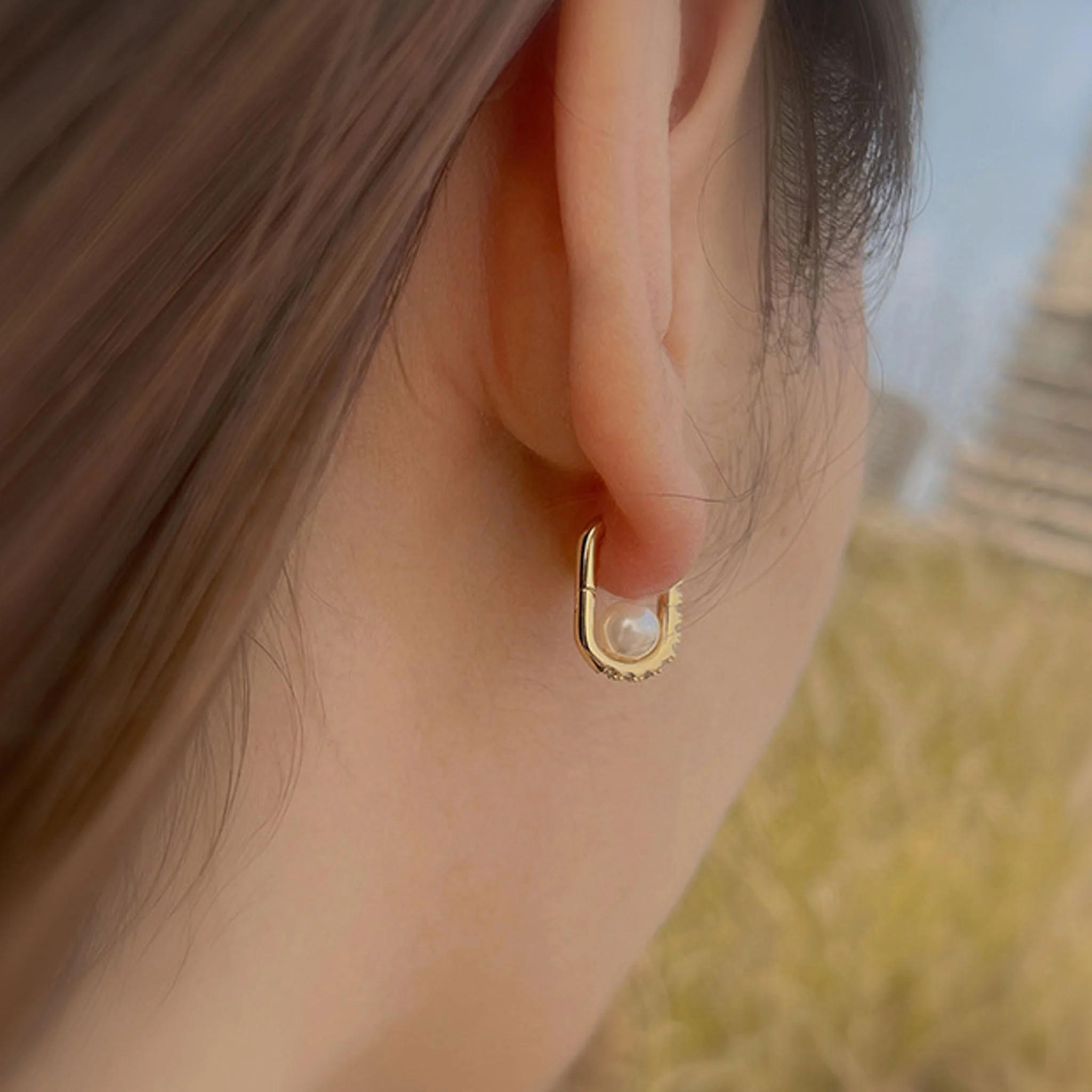 Geometric Oval Zircon Pearl Earrings - Image 5