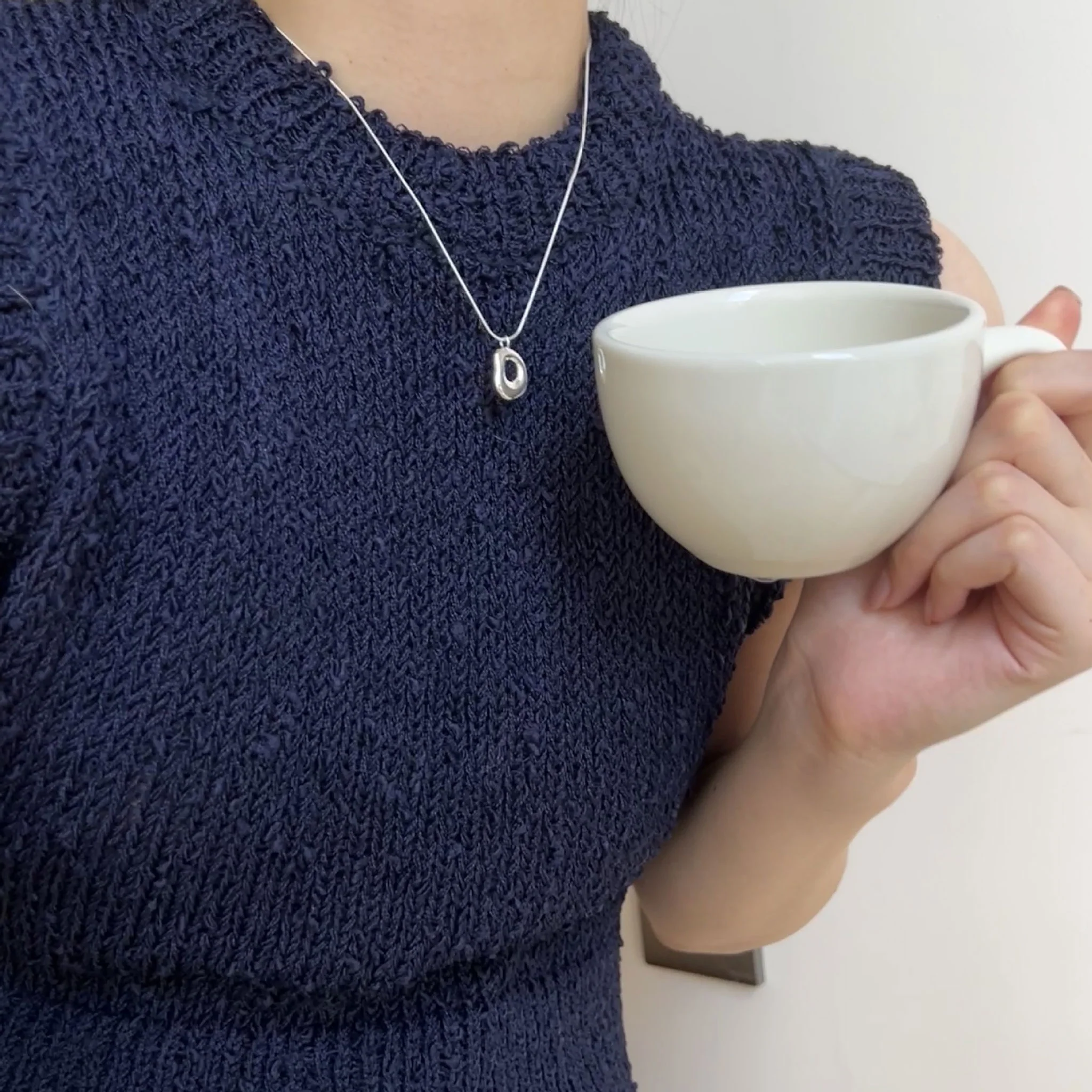 Irregular Hollow Oval Necklace - Image 5