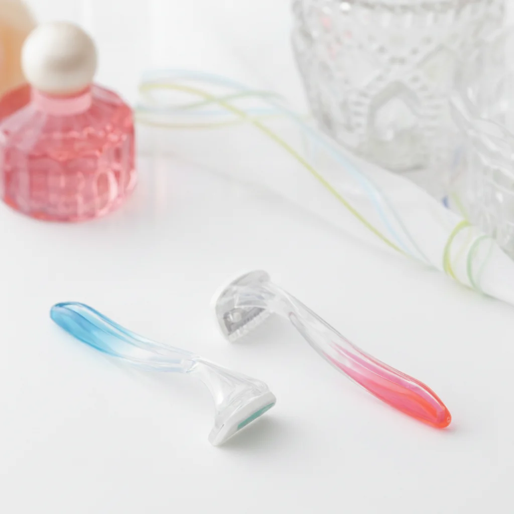 KAI Disposable Razors Bikini 2pcs - Image 2