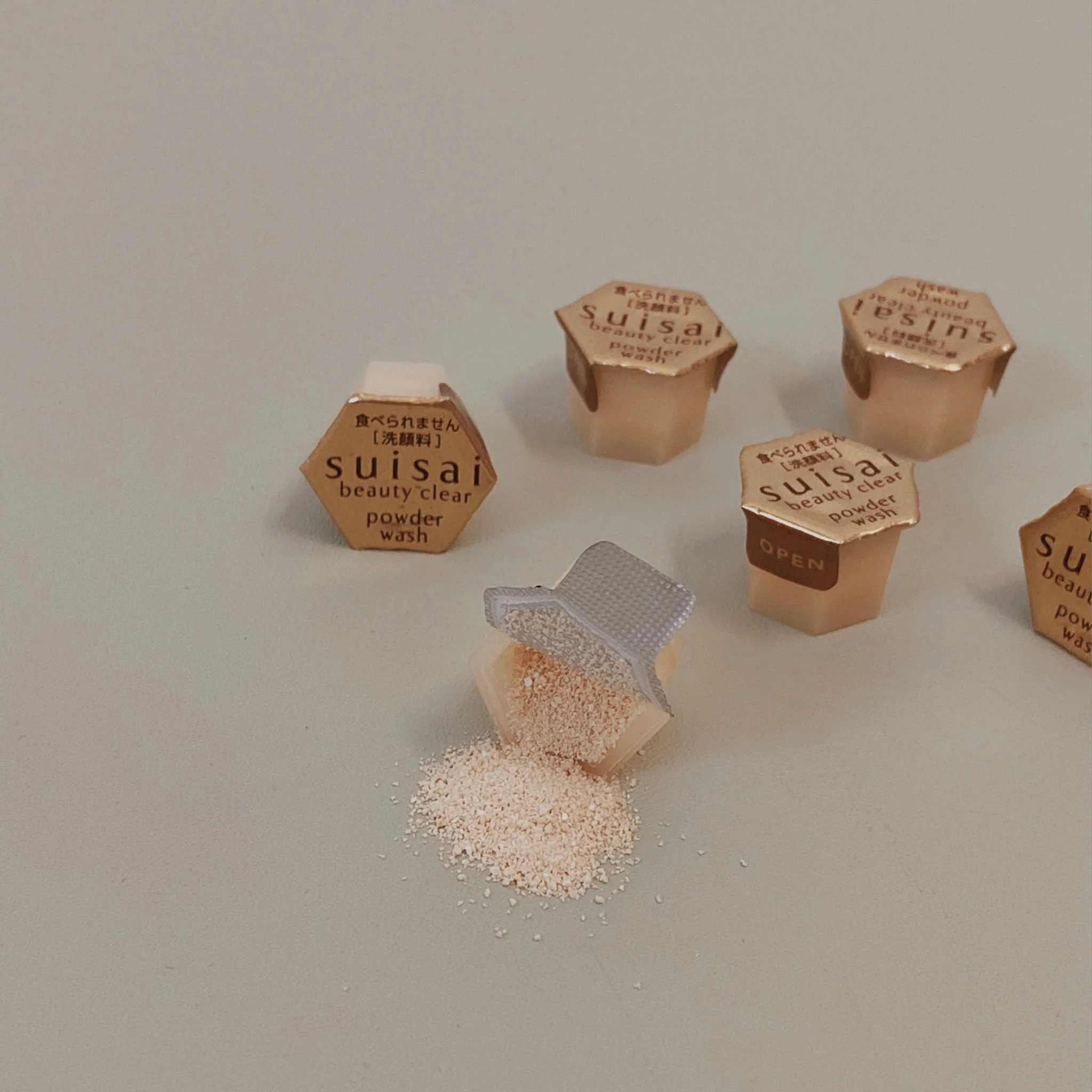 KANEBO Suisai Beauty Clear Gold Powder Wash - Image 4