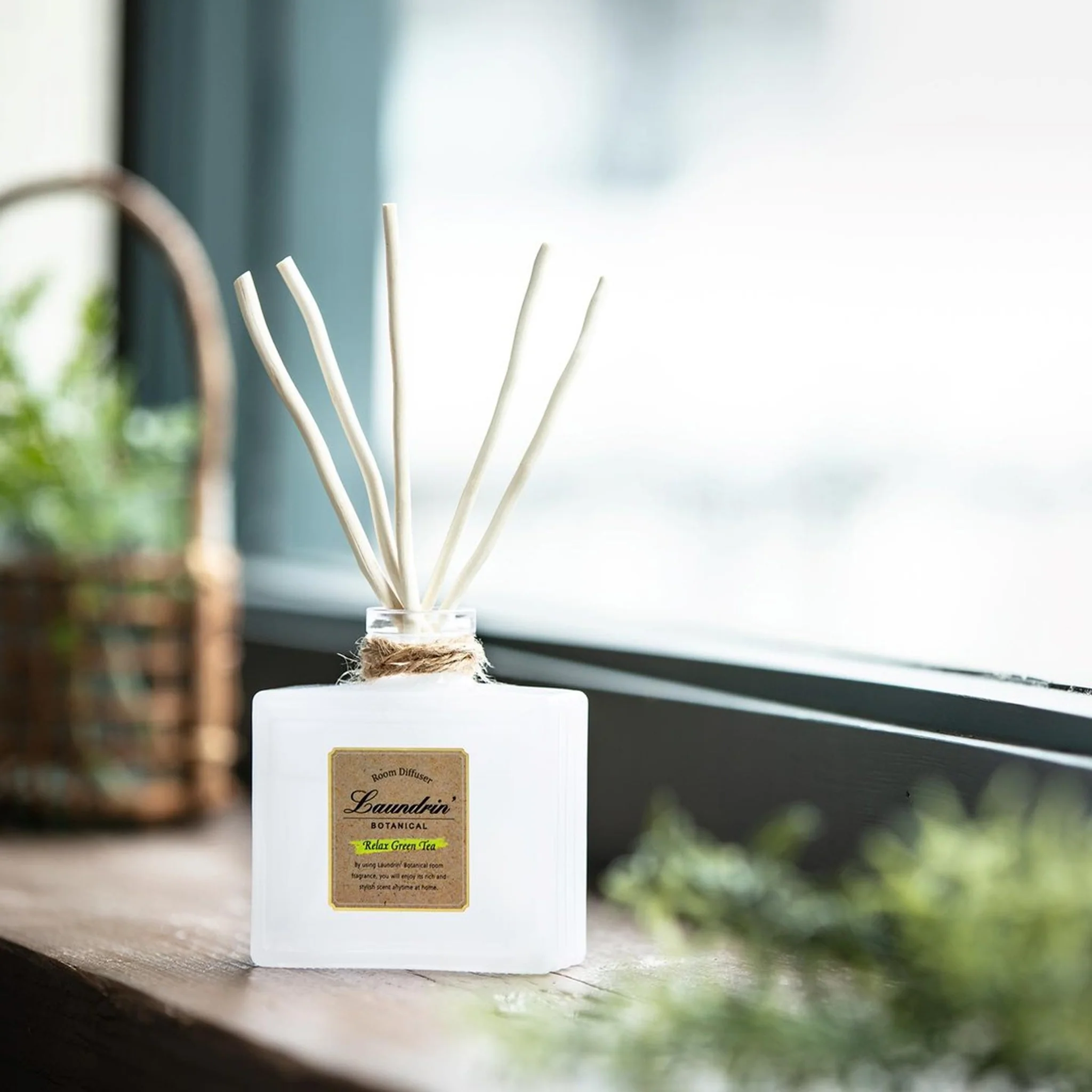 Laundrin Botanical Room Diffuser 80ml - Image 3
