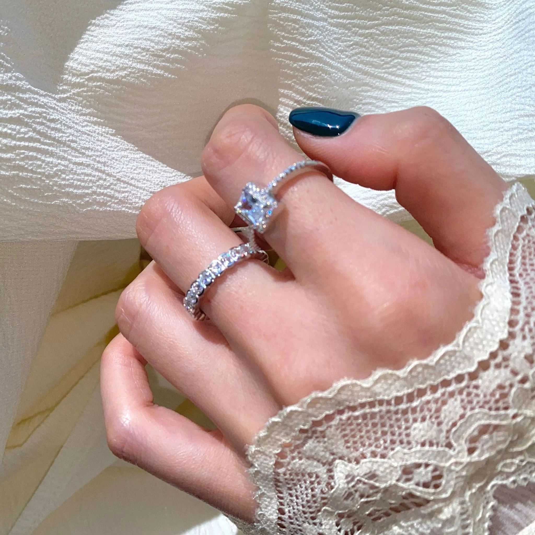 Luxurious Zirconia Ring - Image 4