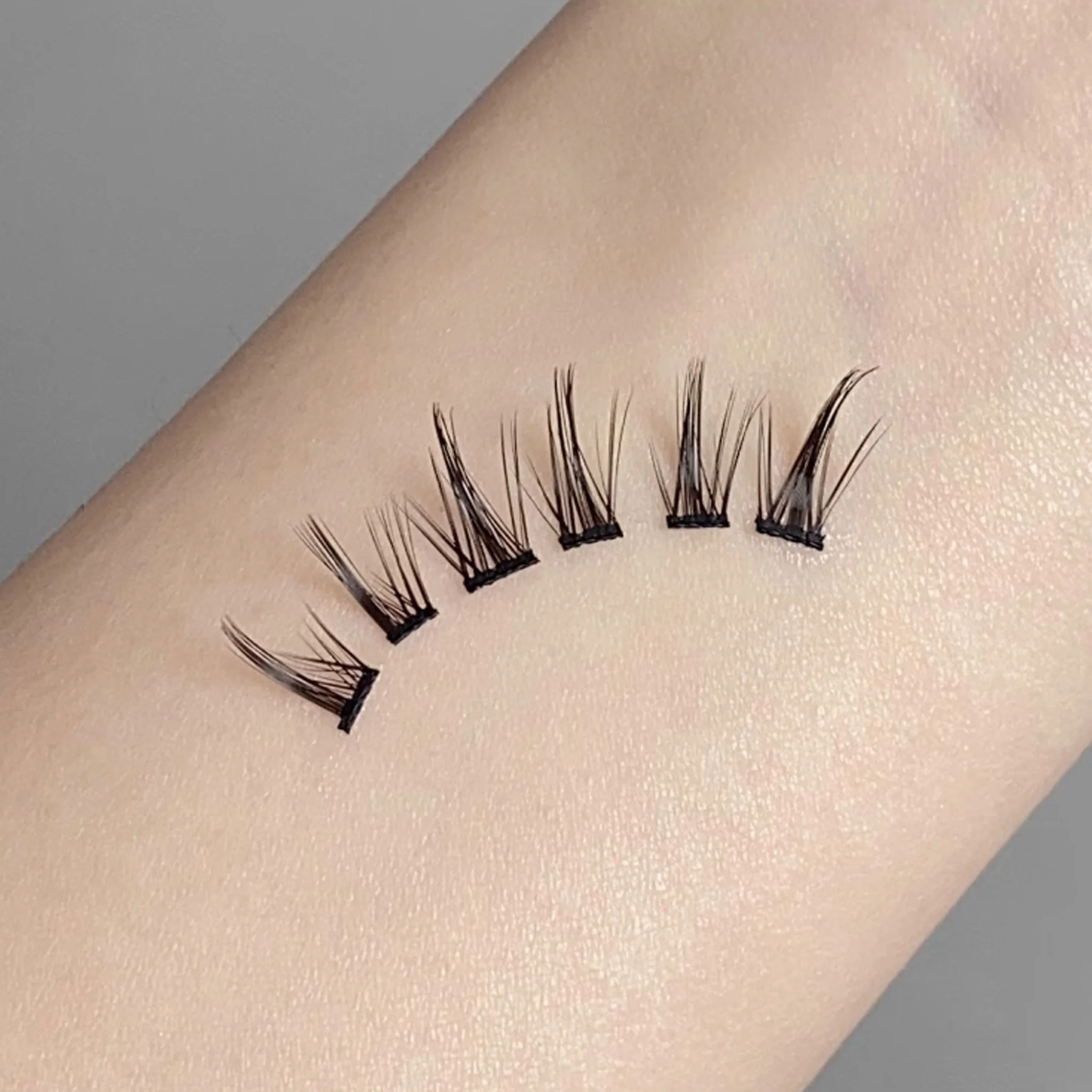 MJSP Little Devil Segmented Upper Eyelash B09 - Image 7