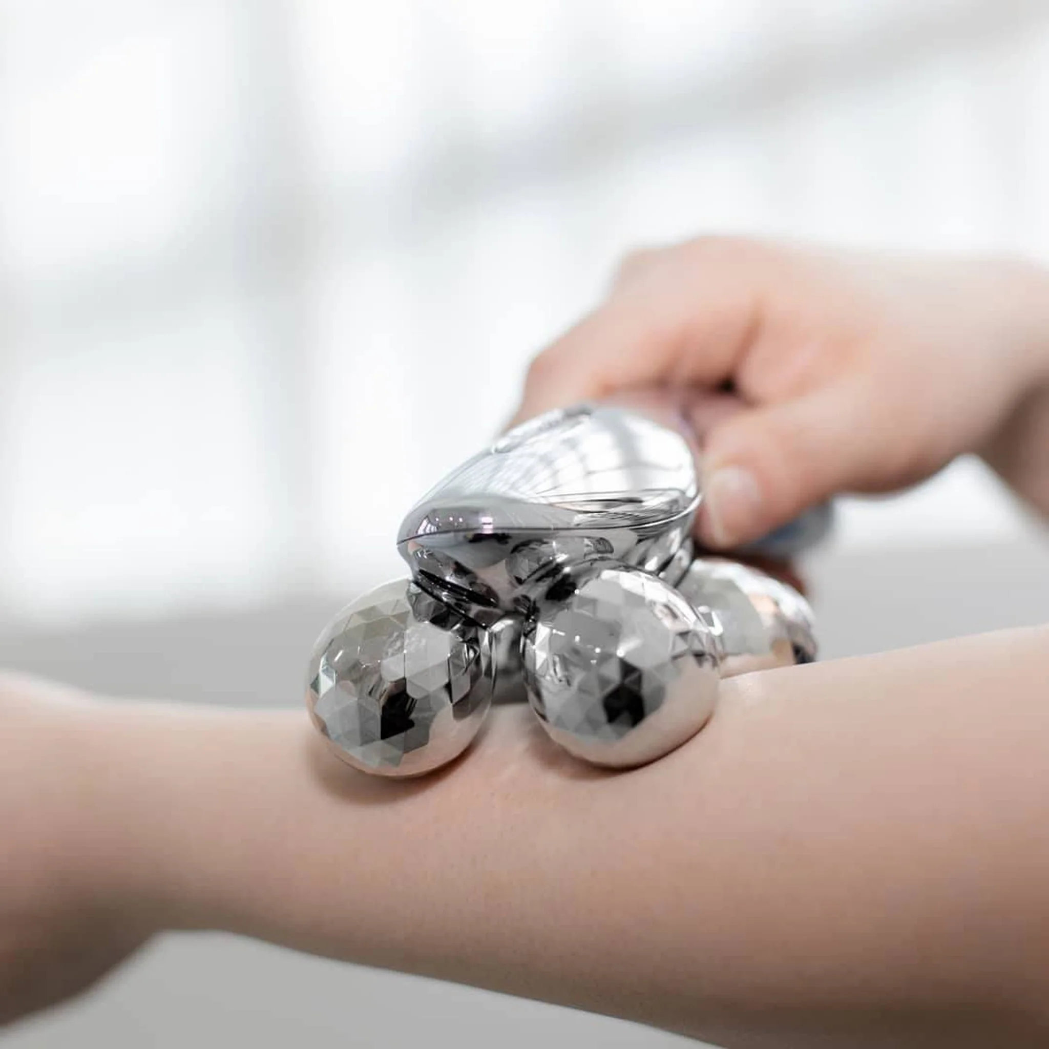 ReFa 4 Platinum Electronic Roller - Image 7