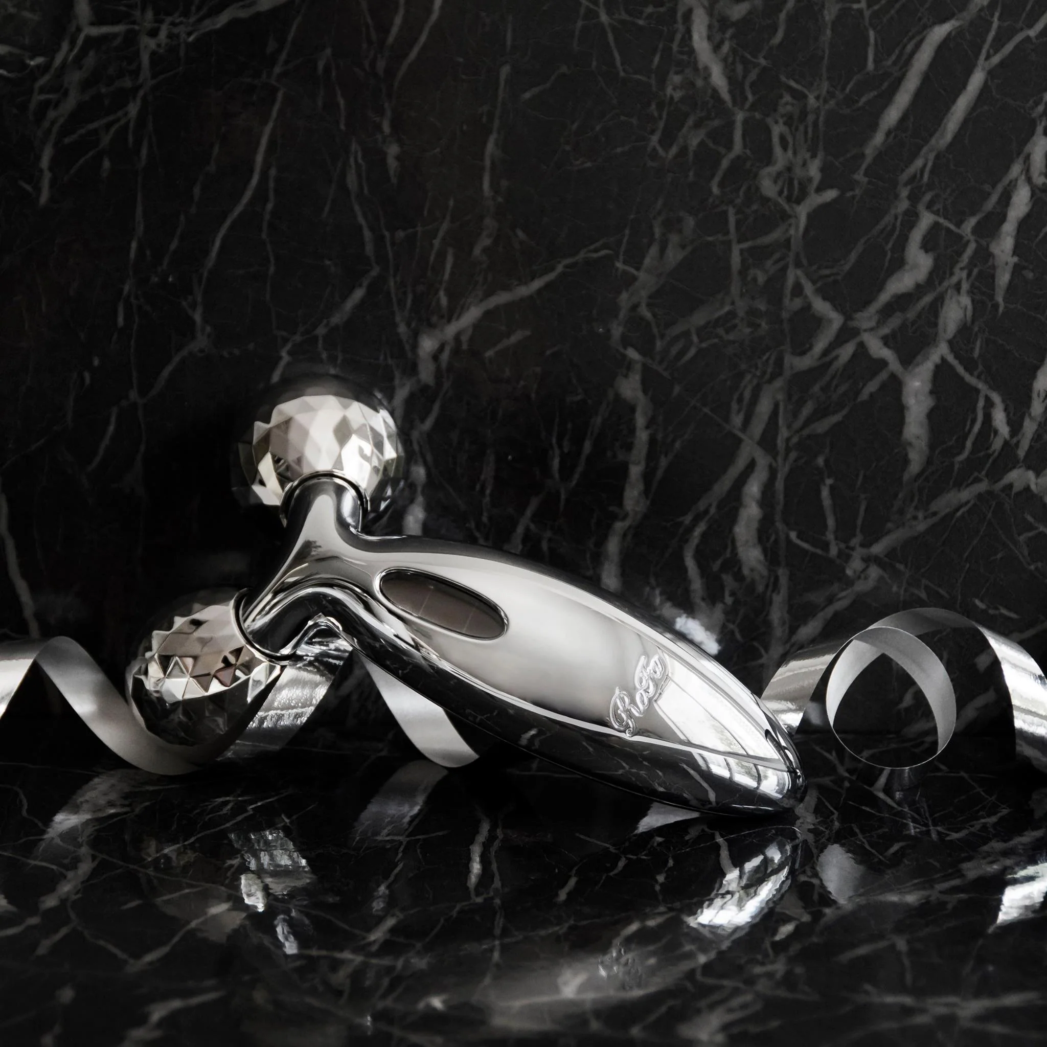 ReFa Carat Platinum Electronic Massager - Image 4