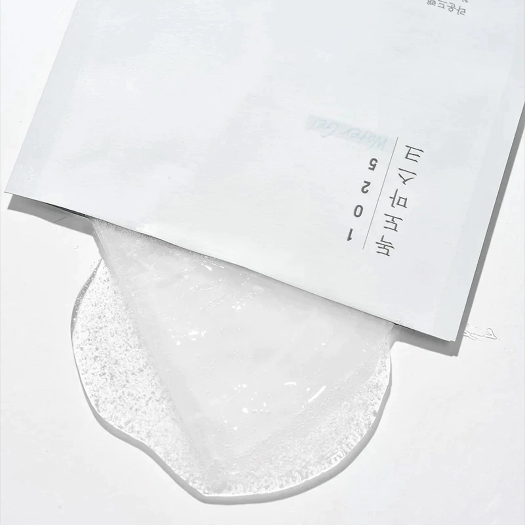 ROUND LAB Dokdo Water Gel Sheet Mask - Image 3