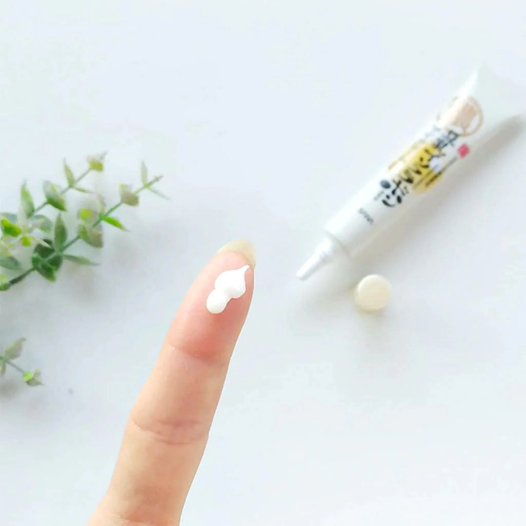 SANA Nameraka Honpo Wrinkle Eye Cream 20g - Image 4
