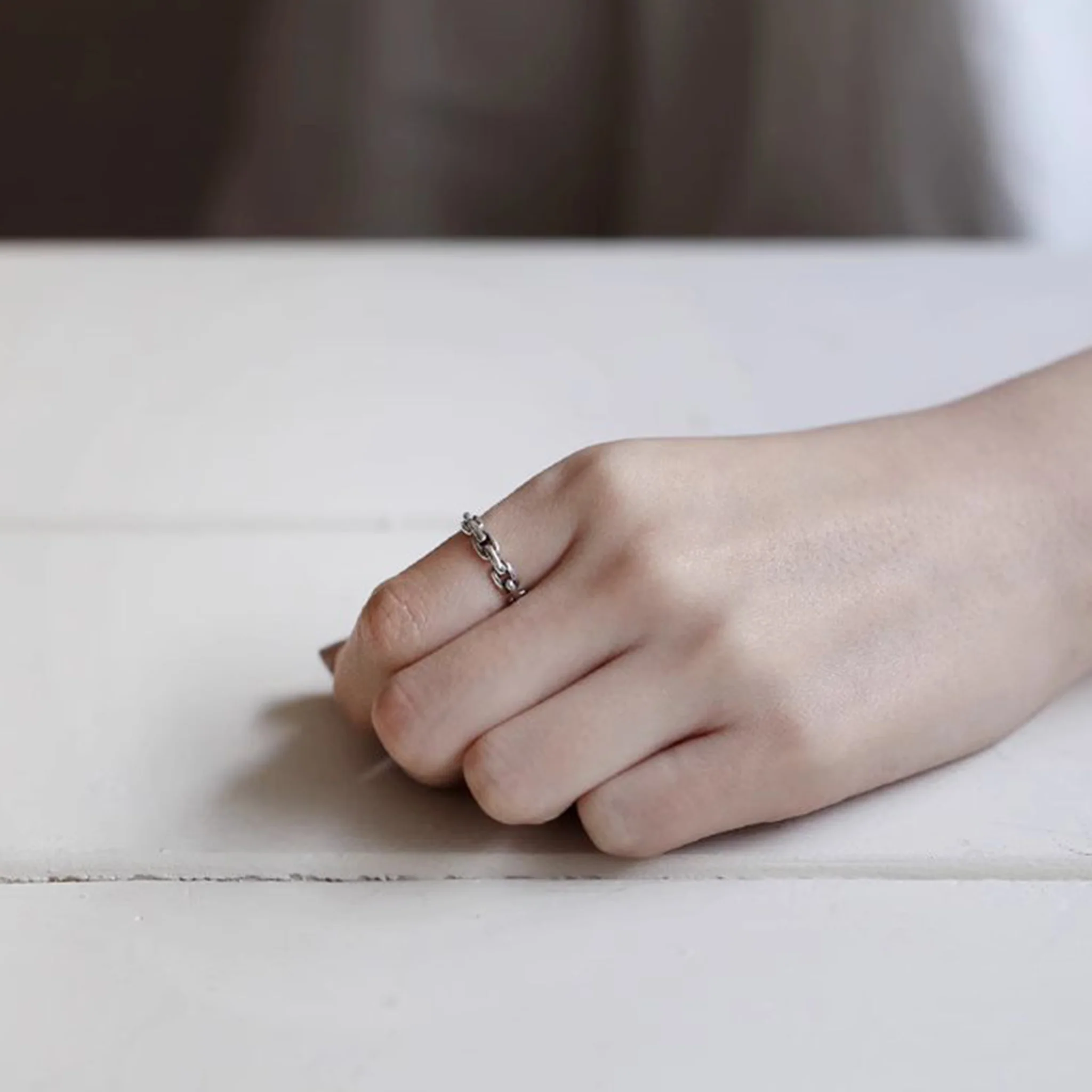 Silver Chain Link Smooth Surface Ring - Image 4