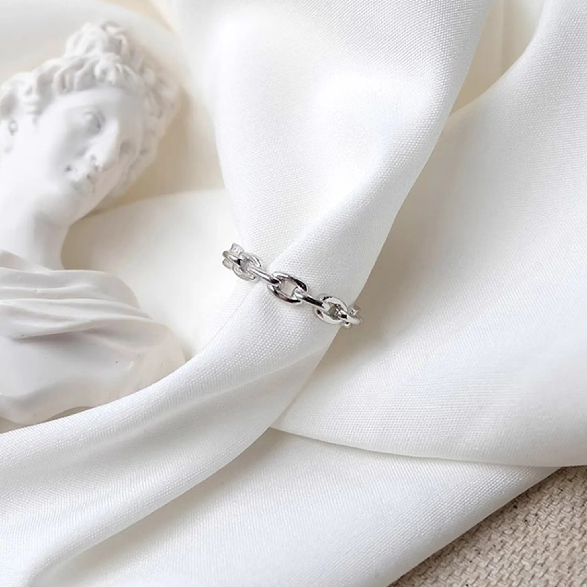 Silver Chain Link Smooth Surface Ring - Image 6