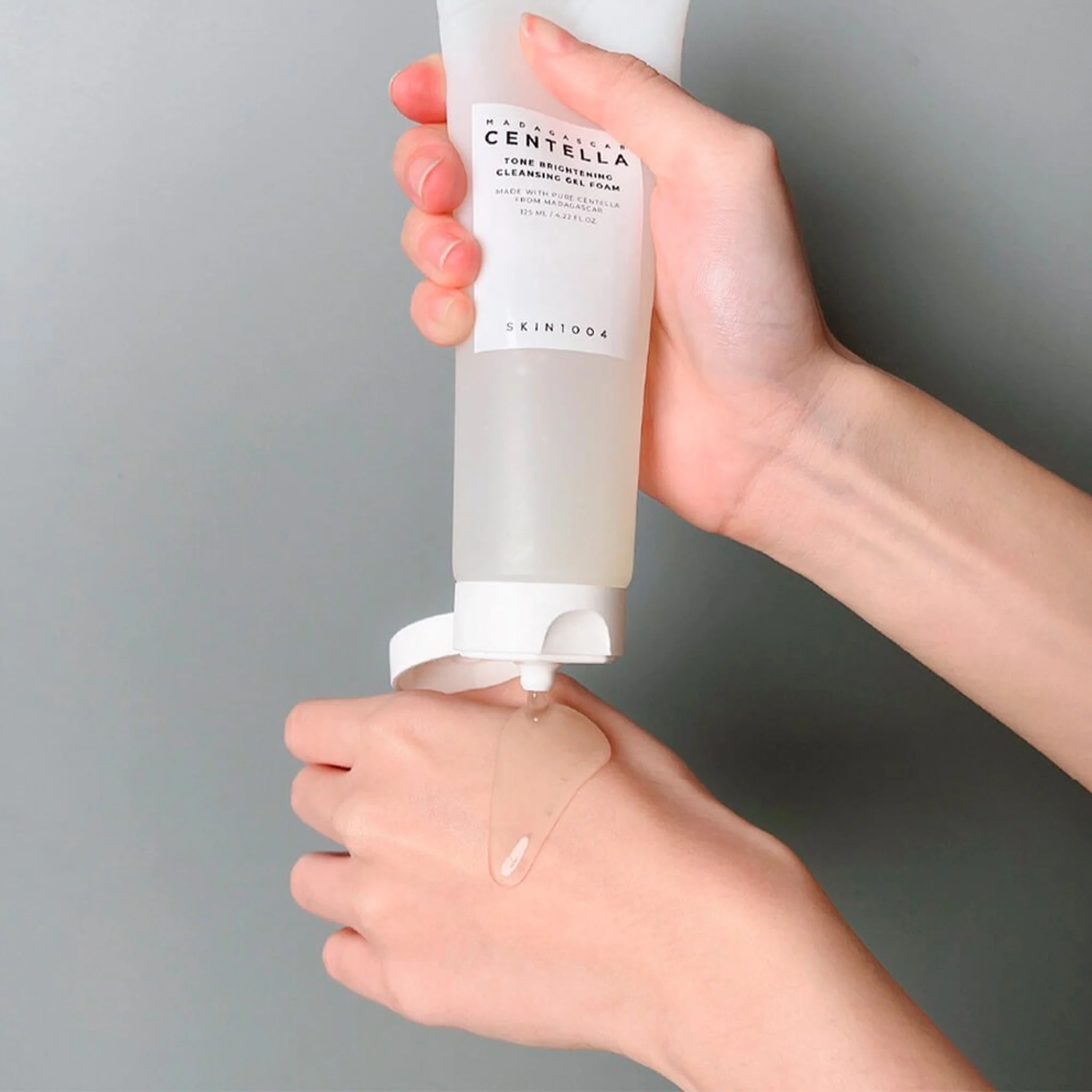 SKIN1004 Tone Cleansing Gel Foam 125ml - Image 4