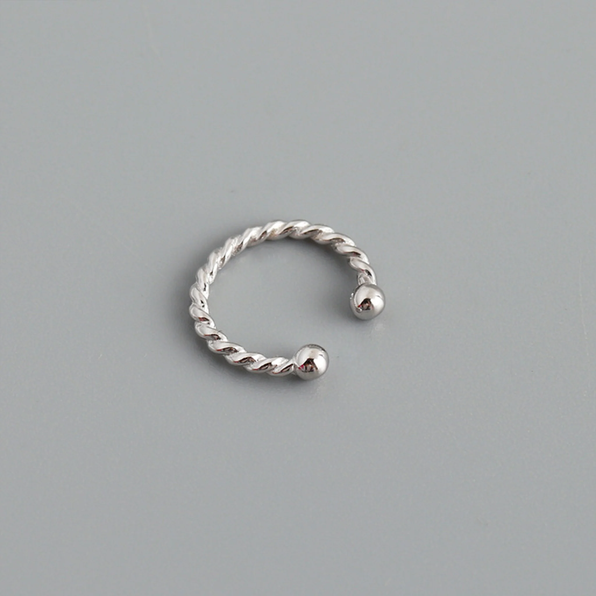 Twisted Ear Cuff - Image 4