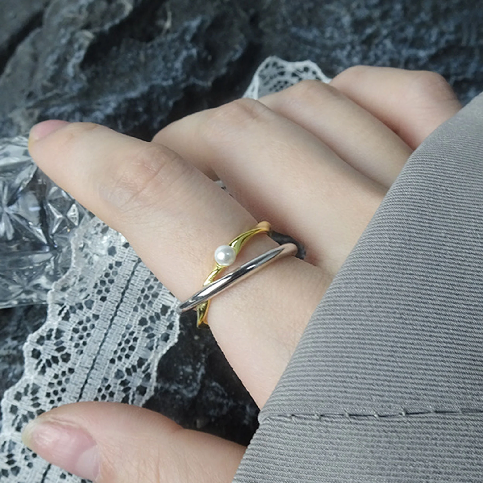 Two-Tone Pearl Ring - Image 5
